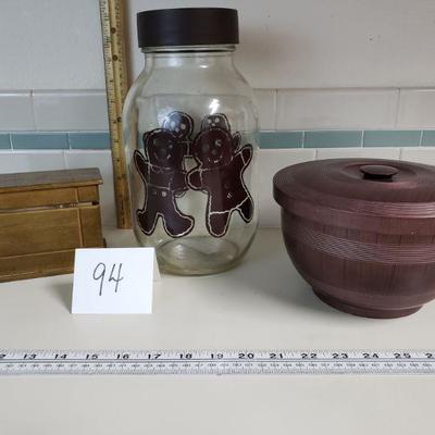 Lot 94: Gingerbread People Cookie Jar, Recipe Box, & Mid Century Japanese Bowl
