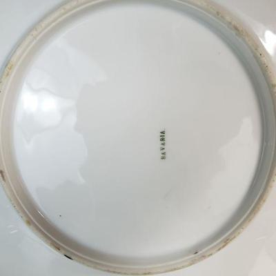 Lot 100: Mixed Decorative Dish Lot