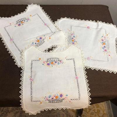 #185 3 Embroidered  Place Mats 
