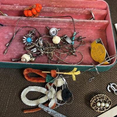 #198 Mixed lot of Jewelry 
