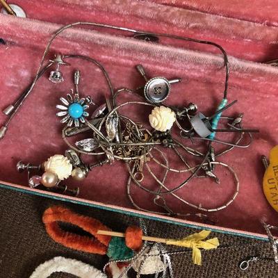 #198 Mixed lot of Jewelry 