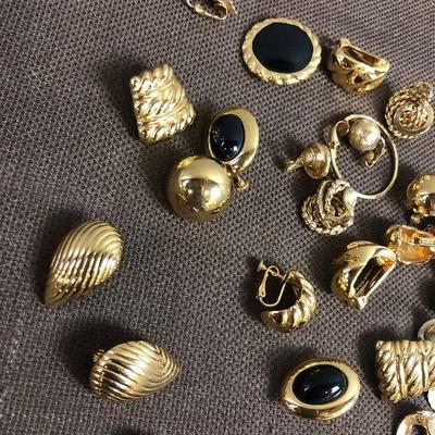 #200 Clunky Chunky Goldish Jewelry 