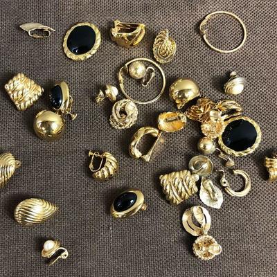 #200 Clunky Chunky Goldish Jewelry 