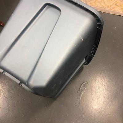 #212 1 Extra Large Tub 