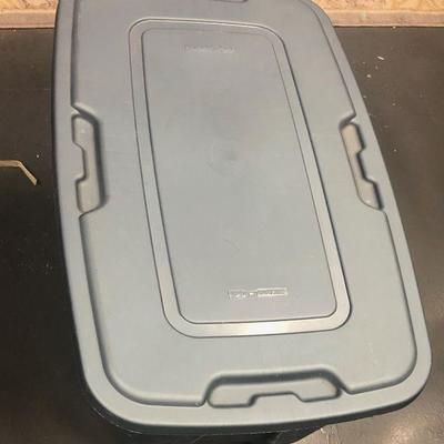 #212 1 Extra Large Tub 