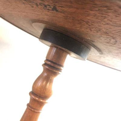 #264 Mahogany Round Table 