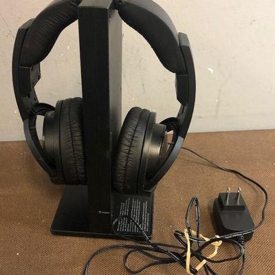 #282 SONY Wireless Head Phone with Charger 