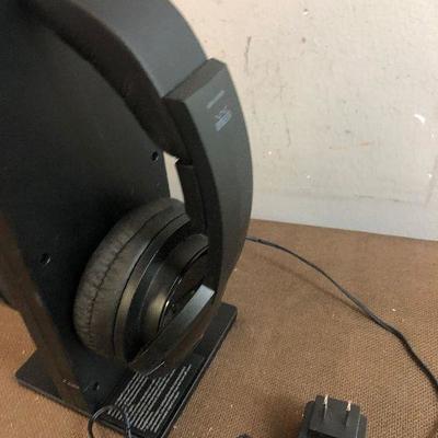 #282 SONY Wireless Head Phone with Charger 