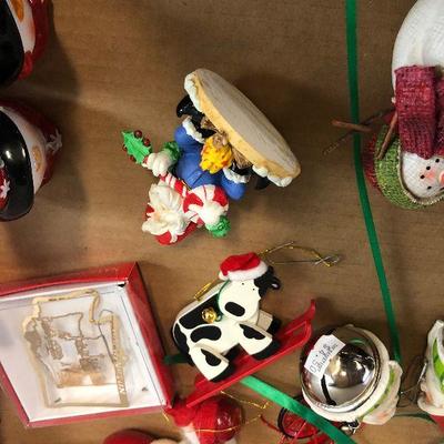 #283 Christmas DÃ©cor Lot of Ornaments, S&P
