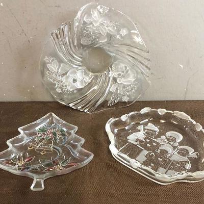  #285 3 Christmas serving dishes