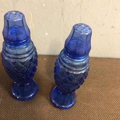 #290 Blue Glass Salt And Pepper 