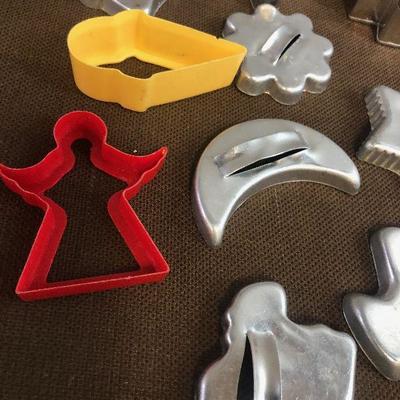 #295 Cookie Cutters: metal and plastic