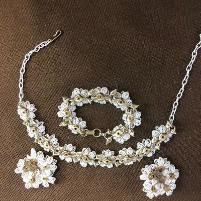 #315 Necklace, Earrings and bracelet Set 