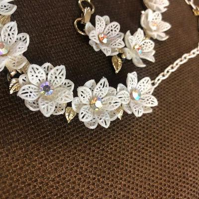 #315 Necklace, Earrings and bracelet Set 