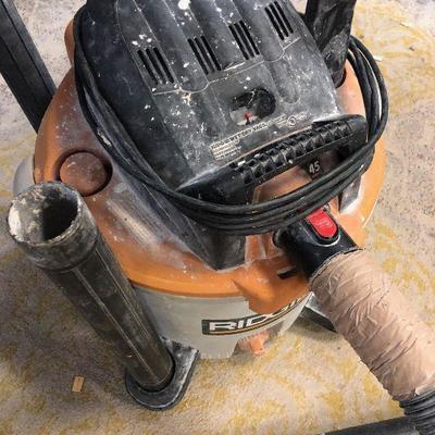 #350 Shop Vac. W/ attachments. 