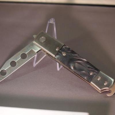 Folding Louisiana Gator knife 20
