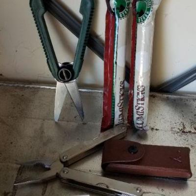 LOT #104: Camping Bundle - American Camper All Purposr Folding Tool, Hideaway Scissors and Glow Lights
