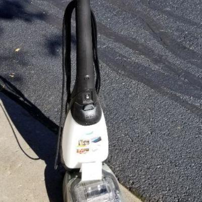 LOT #107: Dirt Devil Featherlite Carpet Shampoo Vacuum