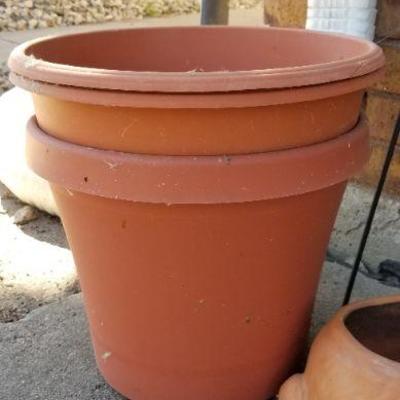LOT #121: Garden Bundle - Plant Cover, Deco and 3 12" Pots