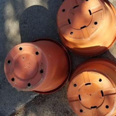 LOT #121: Garden Bundle - Plant Cover, Deco and 3 12" Pots