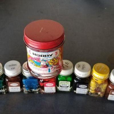 LOT #129: Vintage Color Bundle Artisit Deco