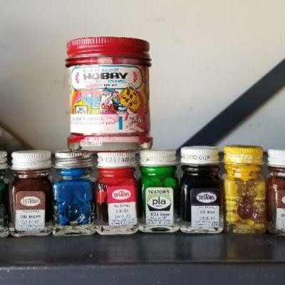 LOT #129: Vintage Color Bundle Artisit Deco