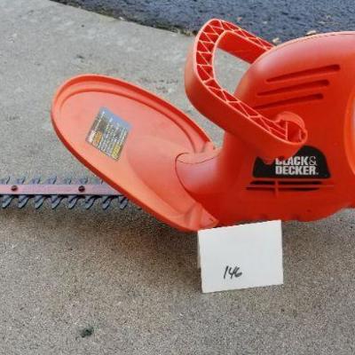 LOT #146: Black and Decker 17" Hedge Trimmer Corded