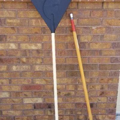 LOT #152: Garden Rake and Edge Tool