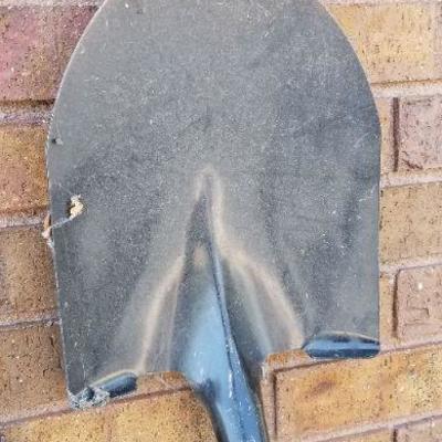 LOT #158: (2) Assorted Shovels