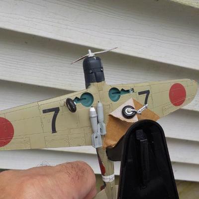 WW 2 bomber Model with pilots, made of metal ". 