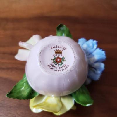 Lot 173: (2) Small Porcelain Flower Arrangement 