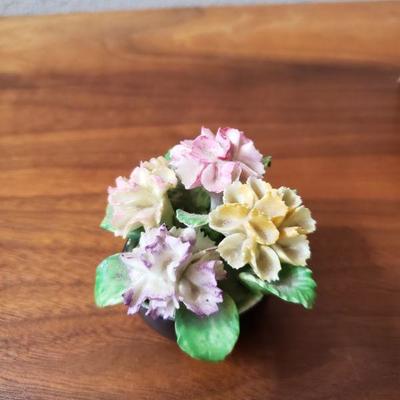 Lot 173: (2) Small Porcelain Flower Arrangement 