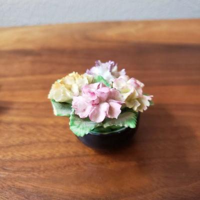 Lot 173: (2) Small Porcelain Flower Arrangement 
