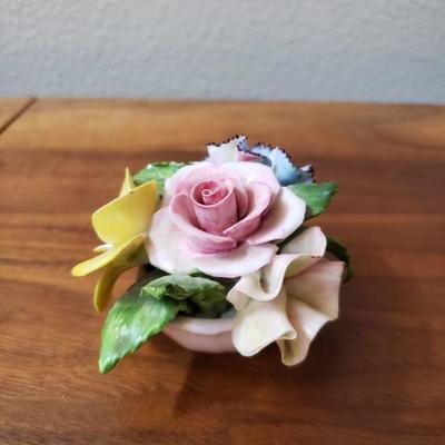 Lot 173: (2) Small Porcelain Flower Arrangement 