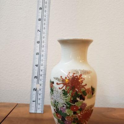 Lot 176: Mid Century Vase Lot