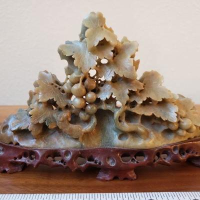 Lot 189: Vintage Jadeite Grapes and Leaves Sculpture 