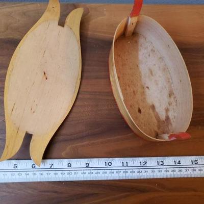 Lot 192: Vintage Norge Wooden Candy Container
