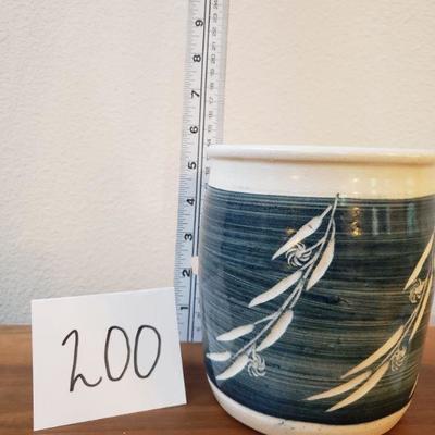 Lot 200: Pottery by Sumi