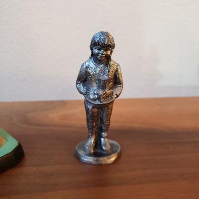 Lot 204: Ceramic, Metal Enamel and Richter Pewter Figurines Lot