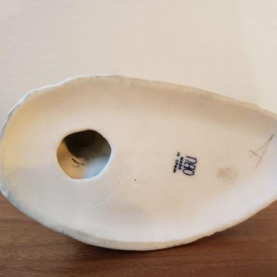 Lot 208: LladrÃ³ Porcelain Swans