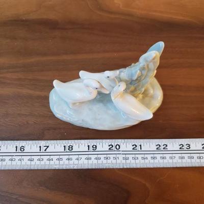 Lot 208: LladrÃ³ Porcelain Swans