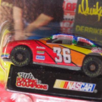 Racing Champions 1/144  Scale  28