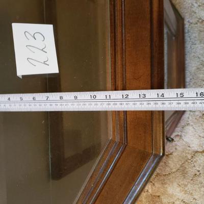 Lot 223: Display/Curio Cabinet 