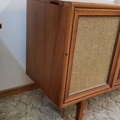 Lot 224: Mid Century Drexel Cabinet-Buffet (51.75" Ã— 17.75" Ã— 30.5")