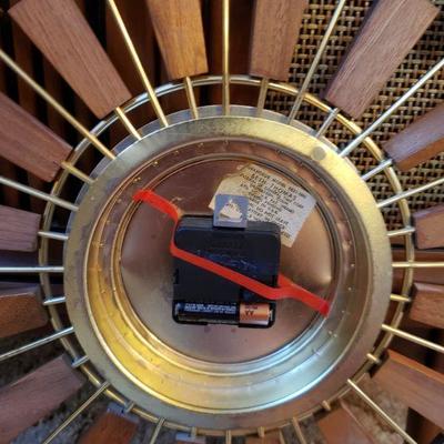 Lot 228: Mid Century Seth Thomas Sunburst/Starburst Clock TESTS A+