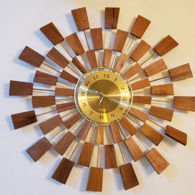 Lot 228: Mid Century Seth Thomas Sunburst/Starburst Clock TESTS A+