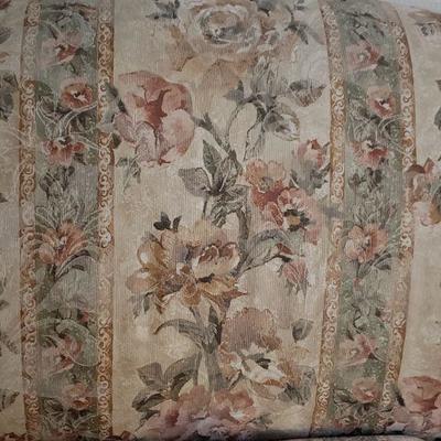 Lot 231: Floral Couch
