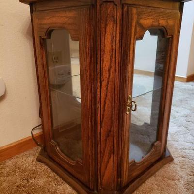 Lot 249: Vintage Small Glass Top Curio Table/Cabinet 