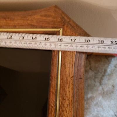 Lot 249: Vintage Small Glass Top Curio Table/Cabinet 