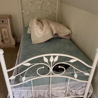 Twin Metal Bed headboard, Foot Board and Frame